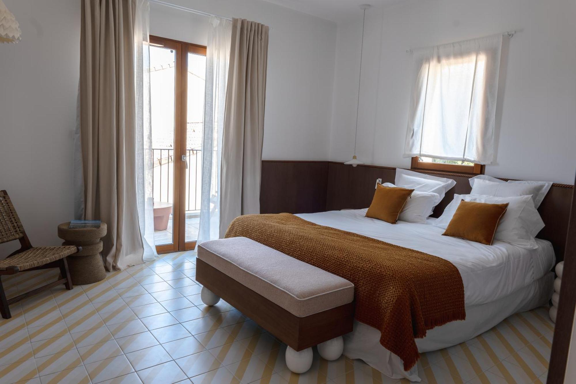 Boutique Responsable Et Restaurant Basgi Basgi Saint-Florent (Corsica)